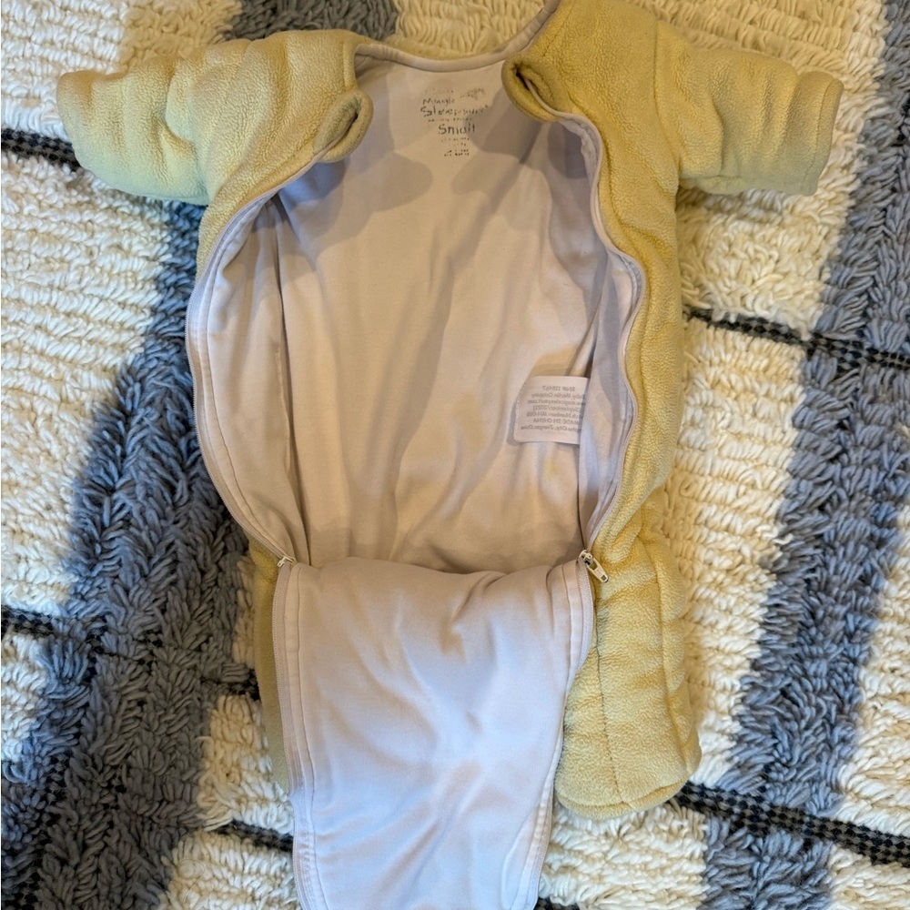 Baby Merlin’s Magic Sleepsuit Yellow Baby Size SMALL 12-18lb - Picture 3 of 3